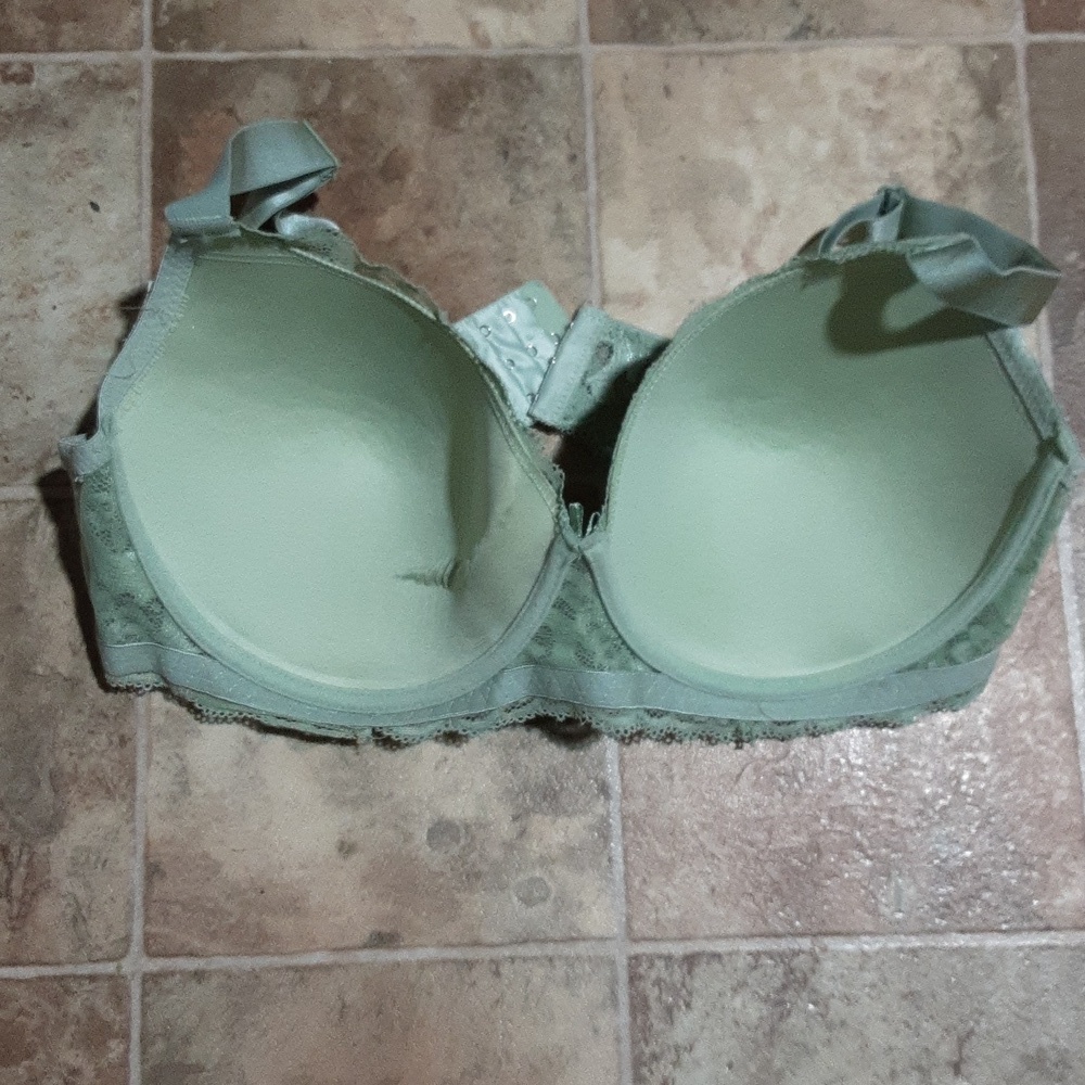MOPAS Bra Size 44DD Lace Underwire Bra in Mint. It has a detail right cup. - Picture 5 of 9